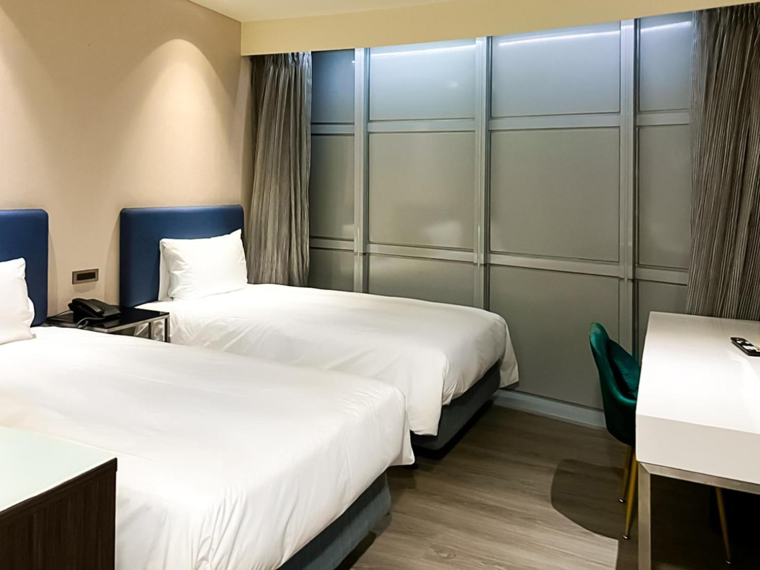 Check Xinyi 3* Taipei